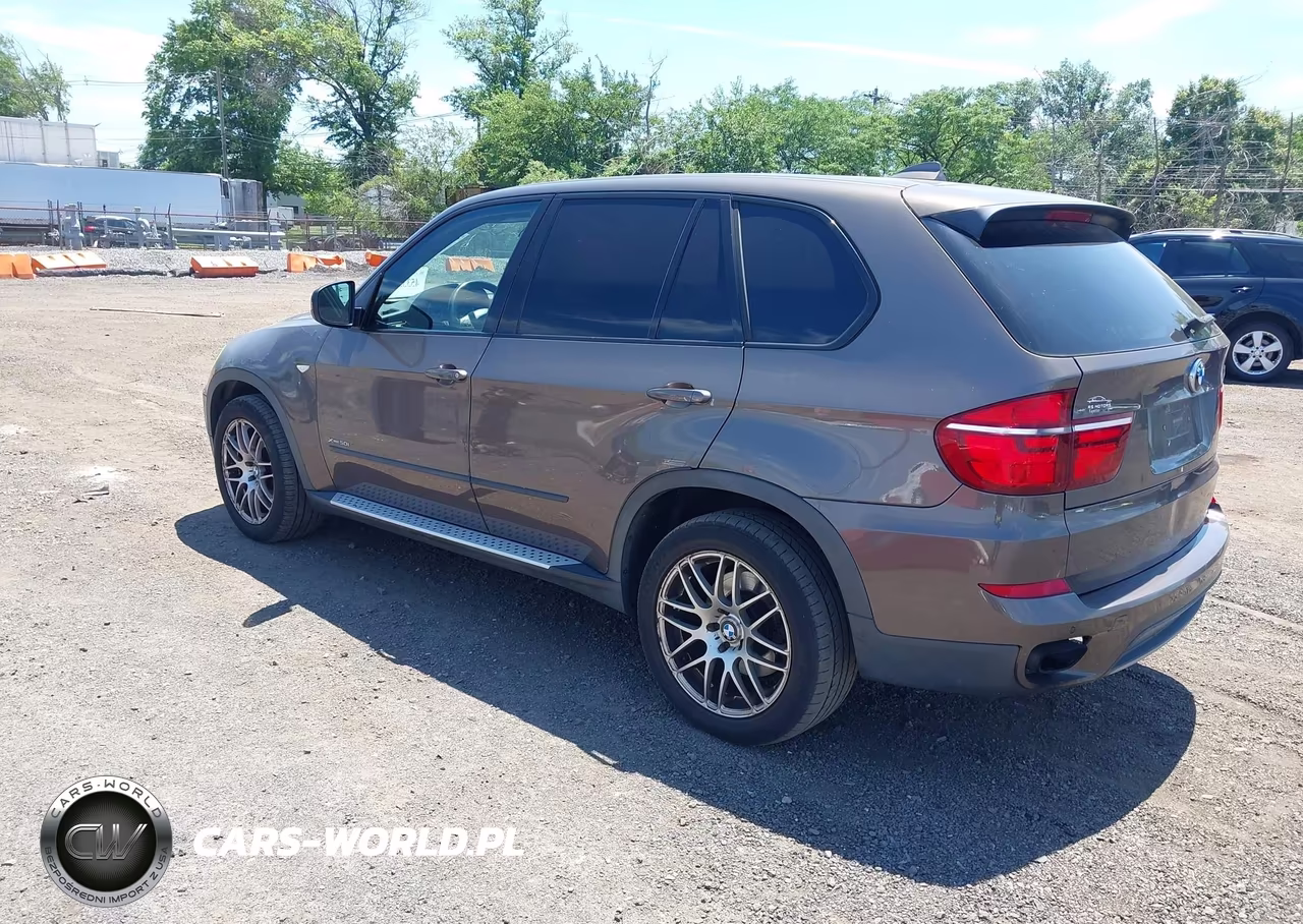 2011 BMW X5 xDrive50I VIN:5UXZV8C58BL418451 - 3