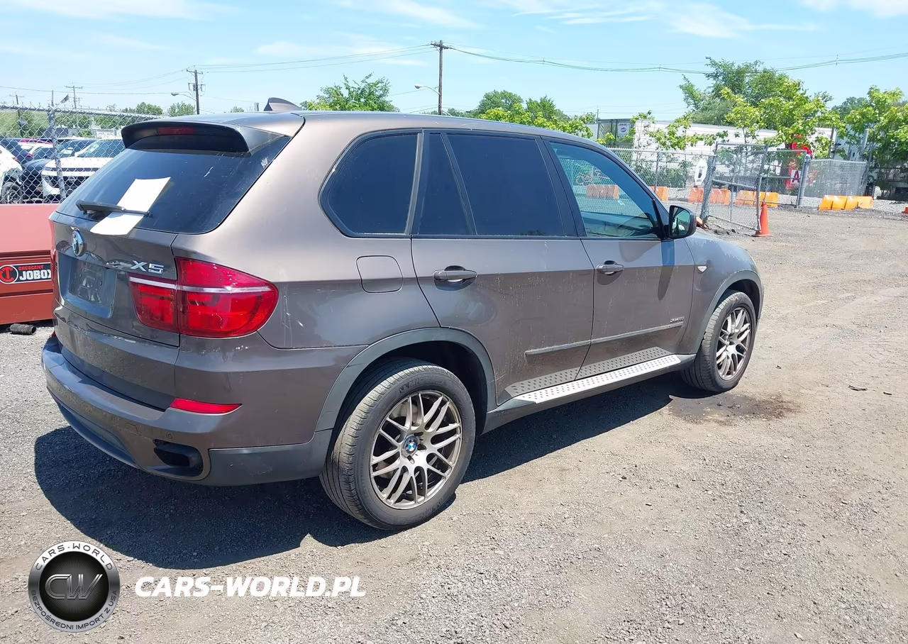 2011 BMW X5 xDrive50I VIN:5UXZV8C58BL418451 - 4