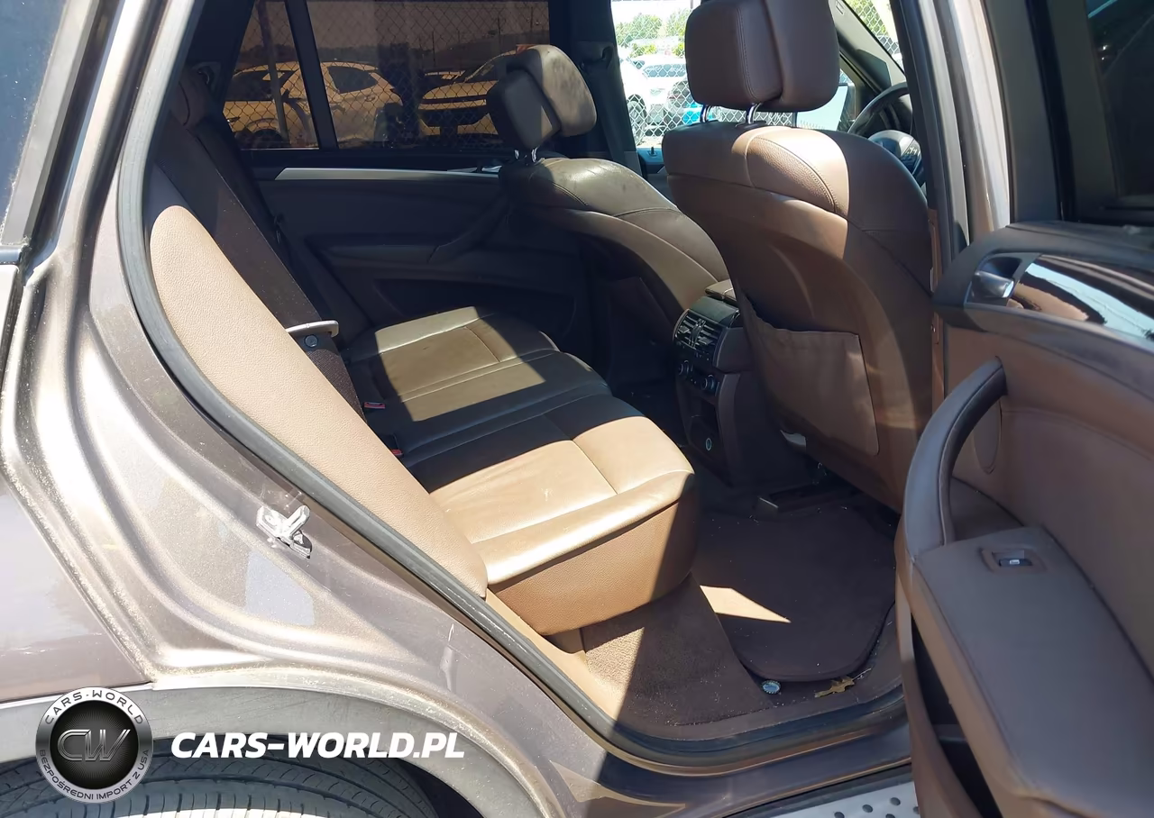 2011 BMW X5 xDrive50I VIN:5UXZV8C58BL418451 - 8