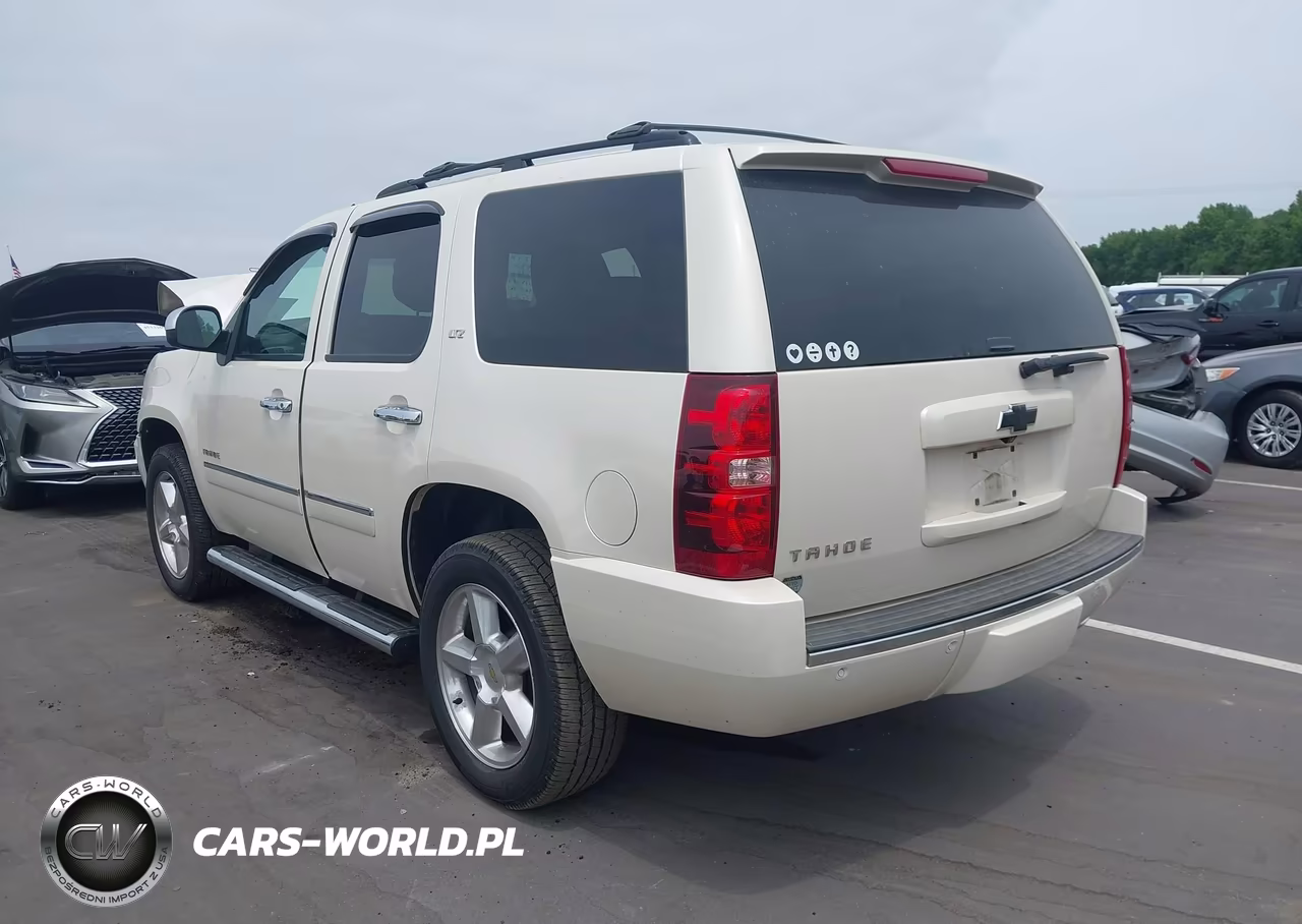 2013 Chevrolet Tahoe Ltz VIN:1GNSKCE05DR372696 - 3