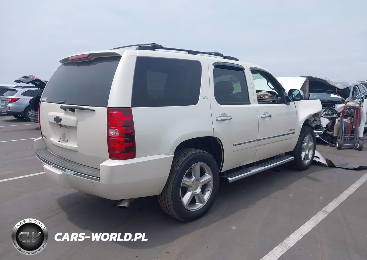 2013 Chevrolet Tahoe Ltz VIN:1GNSKCE05DR372696 - 4