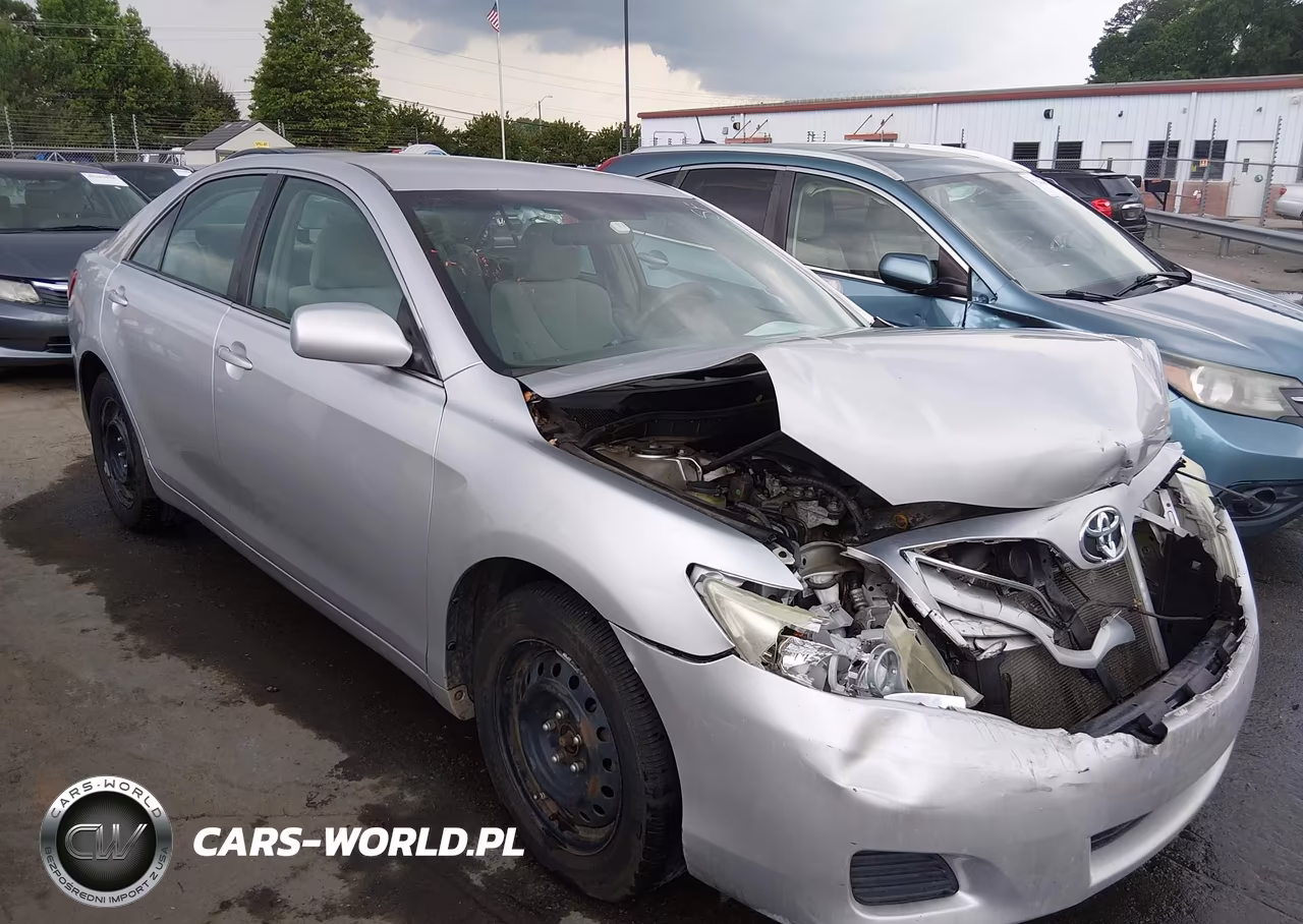 2011 Toyota Camry Le – zdjęcie 1 z 16