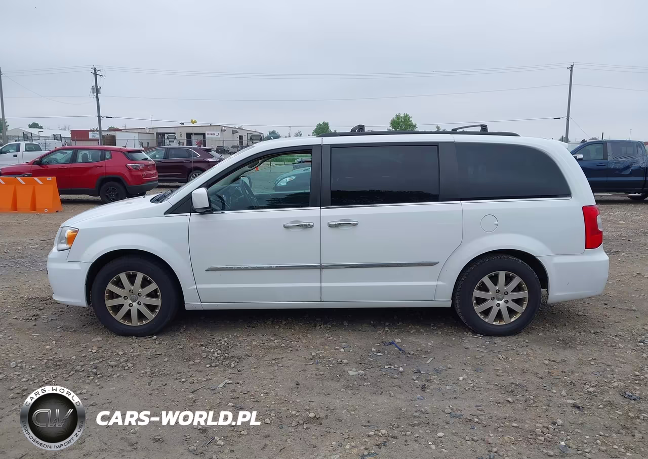 2016 Chrysler Town & Country Touring VIN:2C4RC1BG2GR111731 - 14