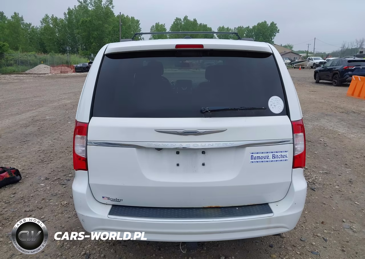 2016 Chrysler Town & Country Touring VIN:2C4RC1BG2GR111731 - 16