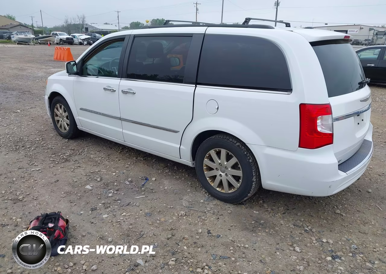 2016 Chrysler Town & Country Touring VIN:2C4RC1BG2GR111731 - 3