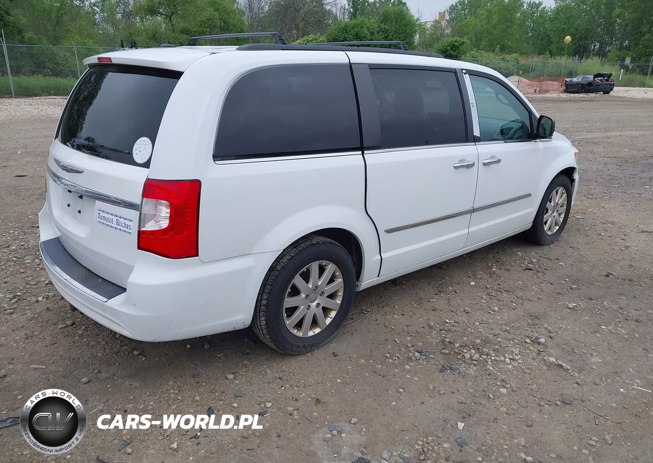 2016 Chrysler Town & Country Touring VIN:2C4RC1BG2GR111731 - 4
