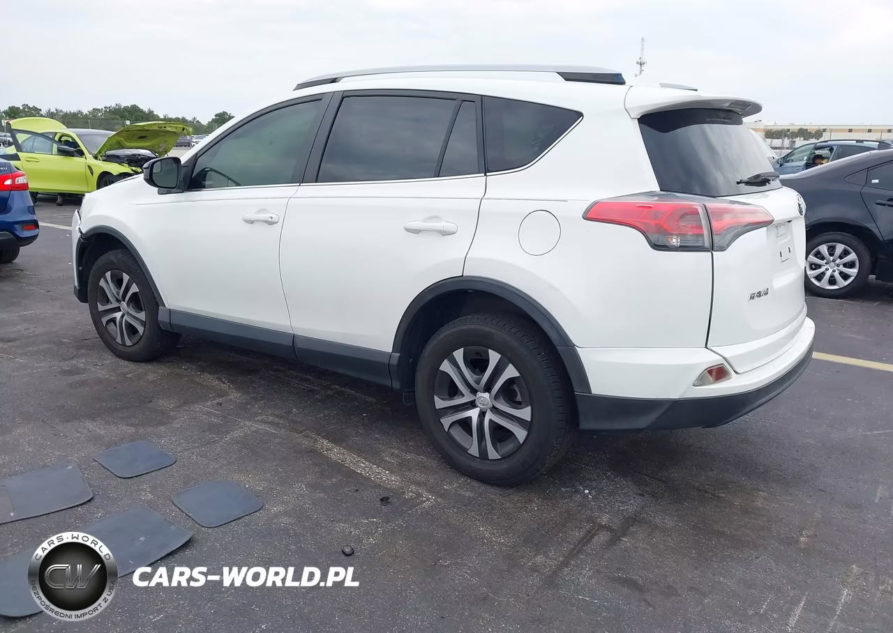 2018 Toyota Rav4 Le VIN:JTMZFREV8JJ186509 - 3