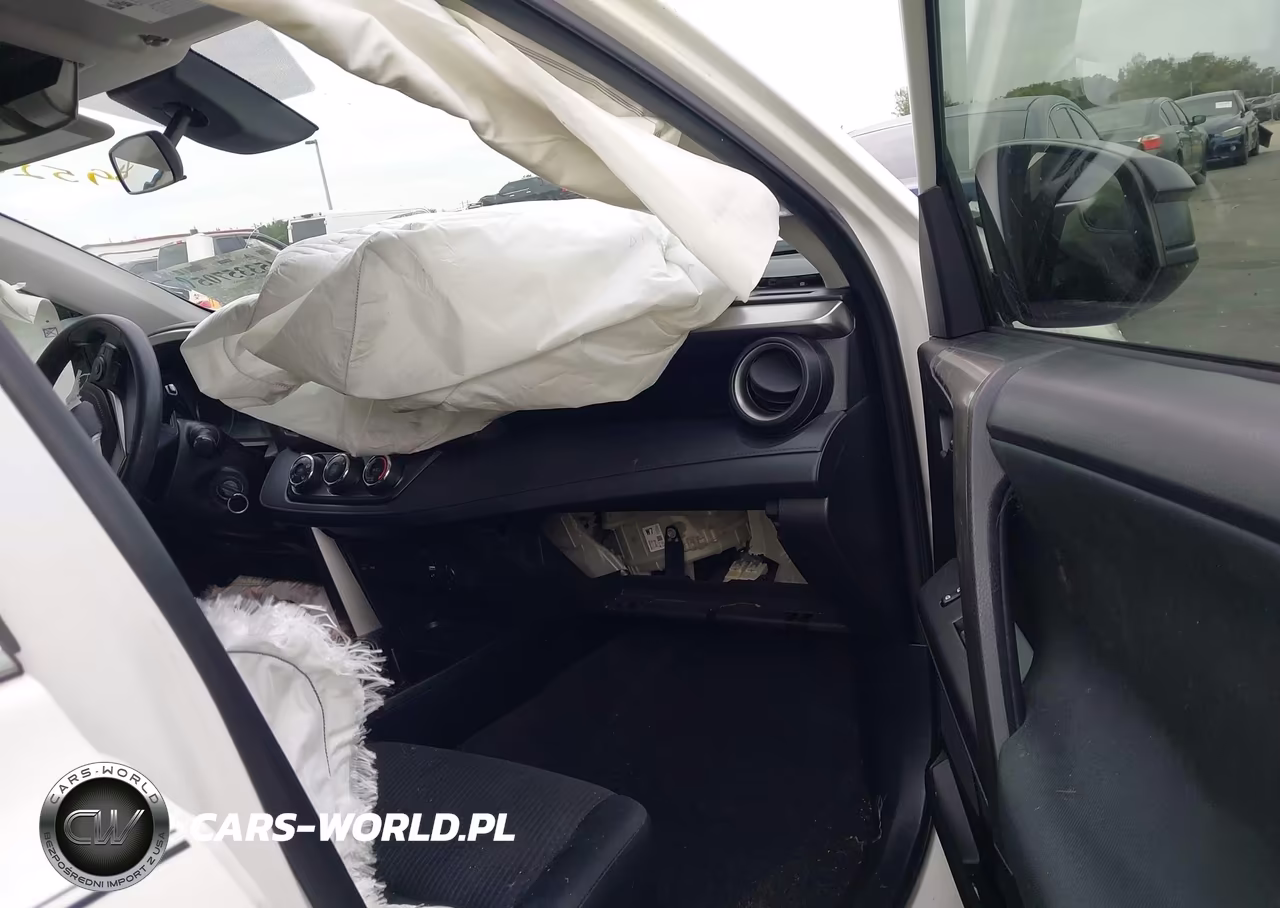 2018 Toyota Rav4 Le VIN:JTMZFREV8JJ186509 - 5