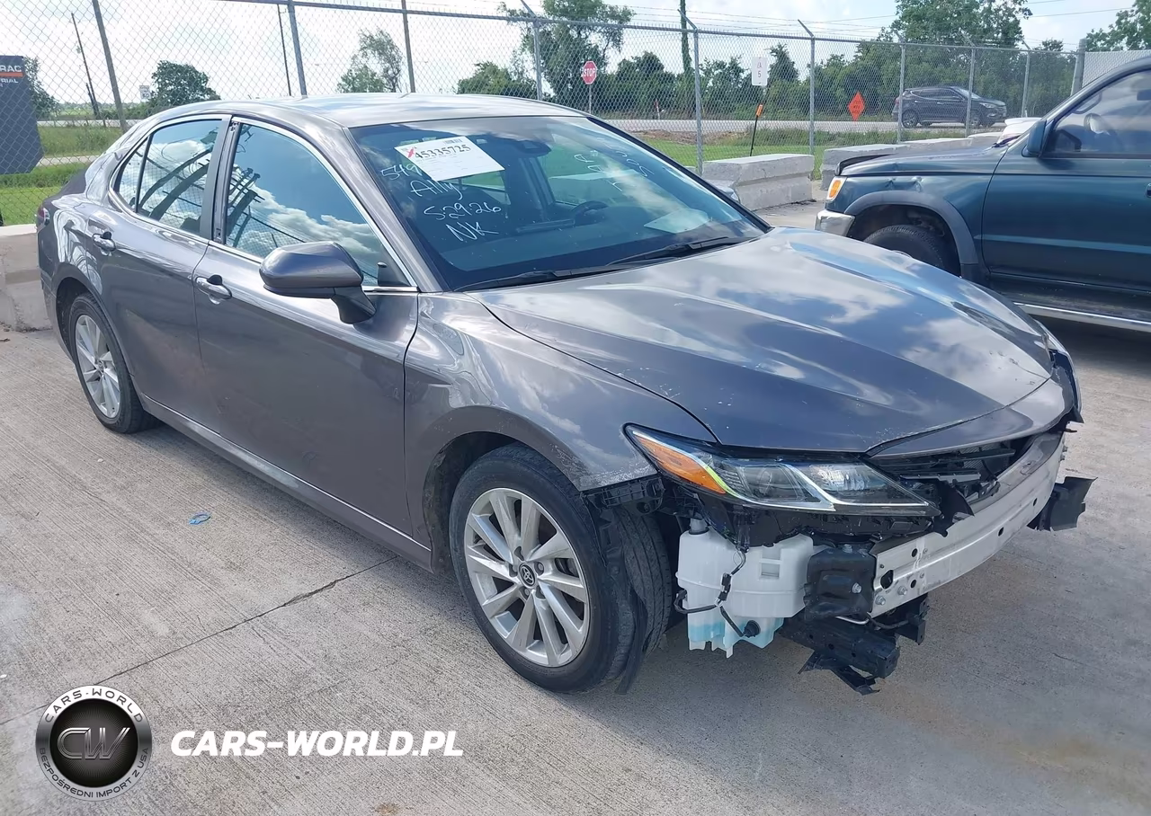 TOYOTA CAMRY – zdjęcie 1 z 16