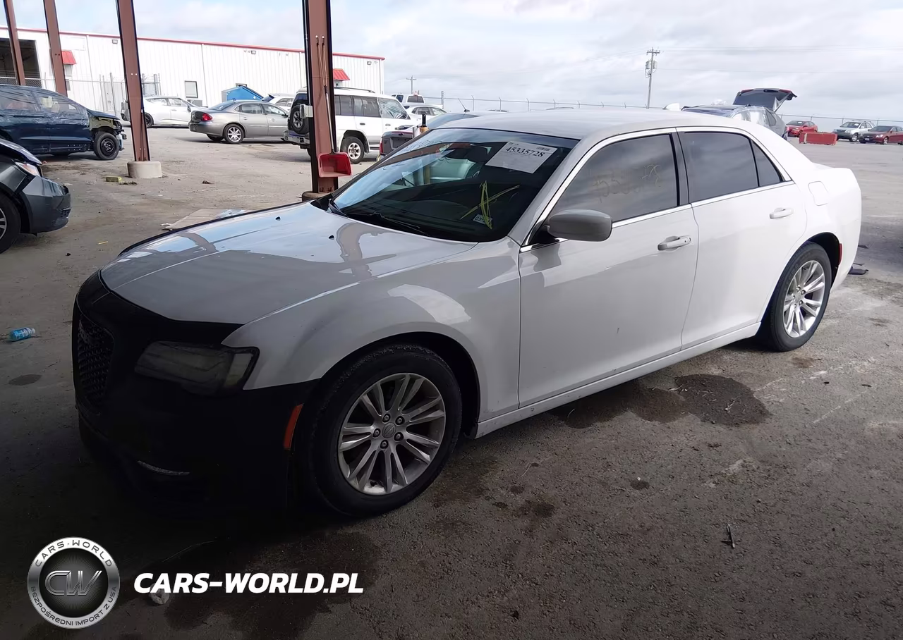 2018 Chrysler 300 Touring VIN:2C3CCAAG8JH249508 - 2