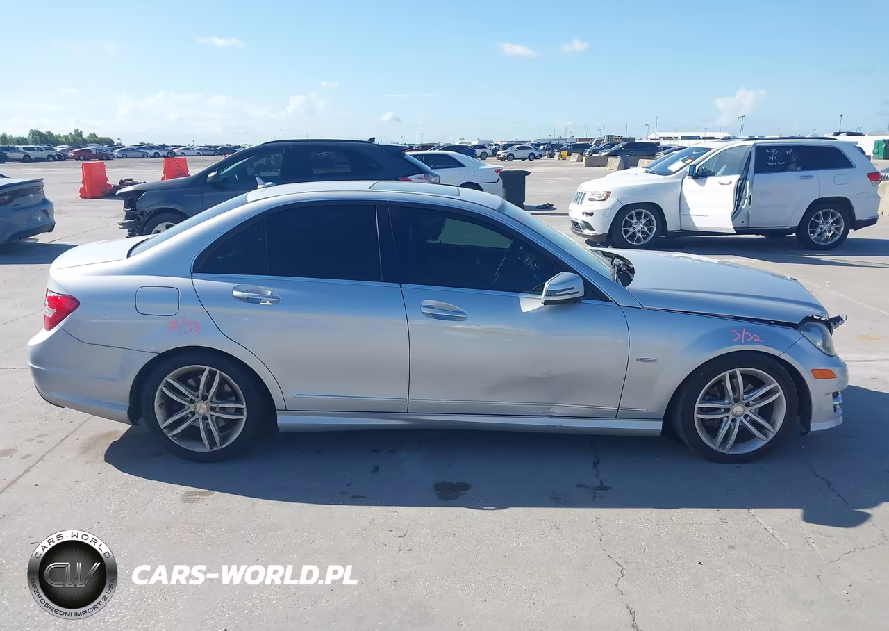 2012 Mercedes-Benz C 250 Sport VIN:WDDGF4HB7CR215505 - 13