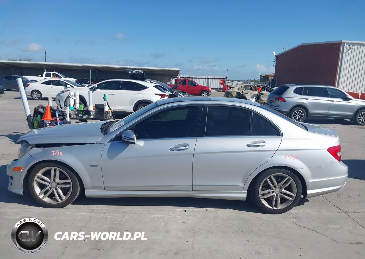2012 Mercedes-Benz C 250 Sport VIN:WDDGF4HB7CR215505 - 14