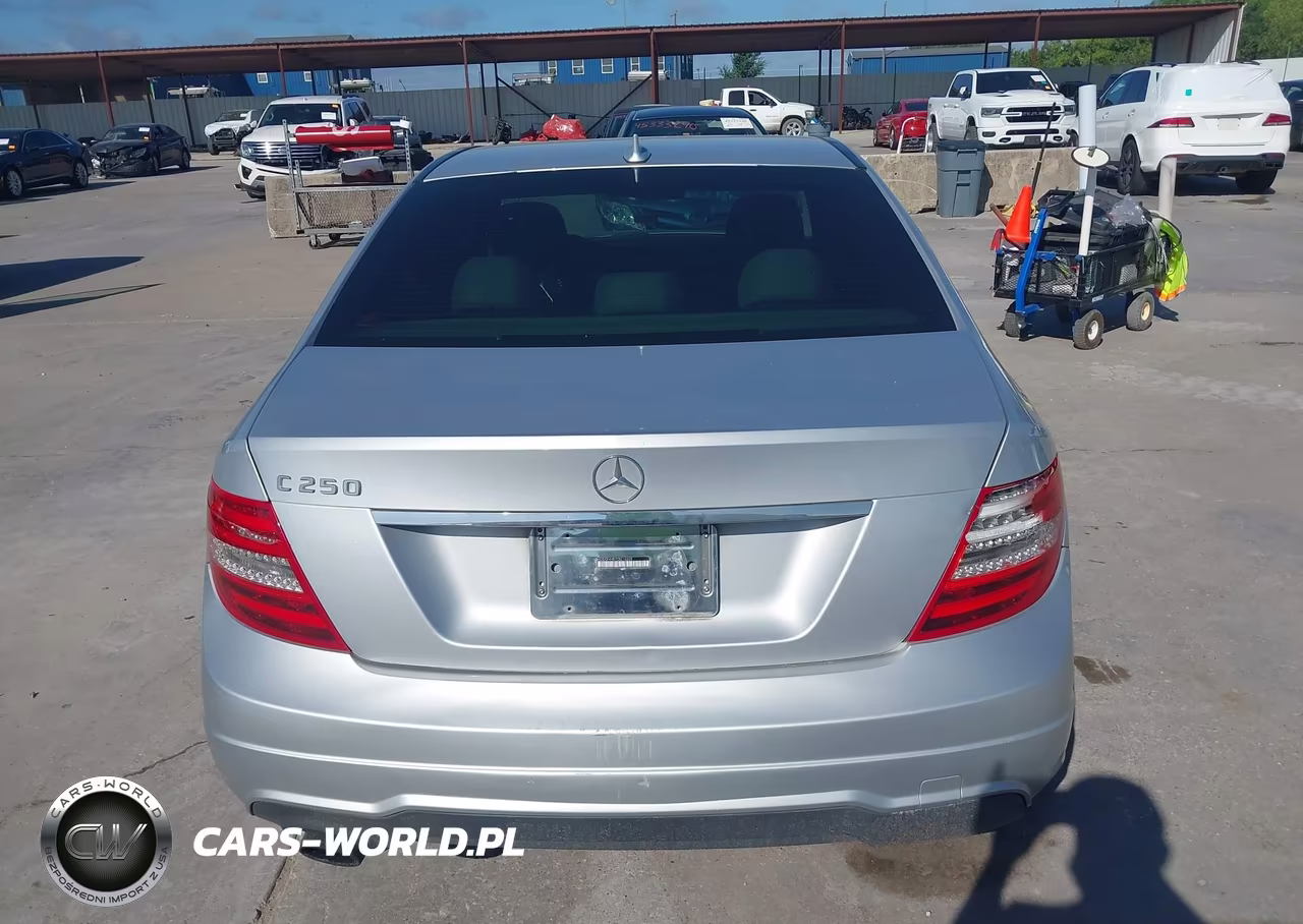 2012 Mercedes-Benz C 250 Sport VIN:WDDGF4HB7CR215505 - 16