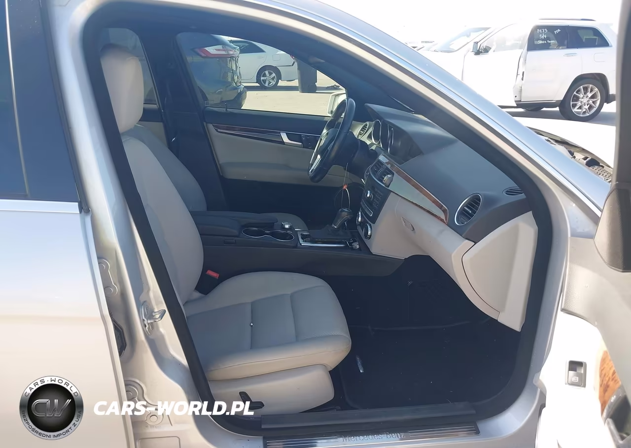2012 Mercedes-Benz C 250 Sport VIN:WDDGF4HB7CR215505 - 5