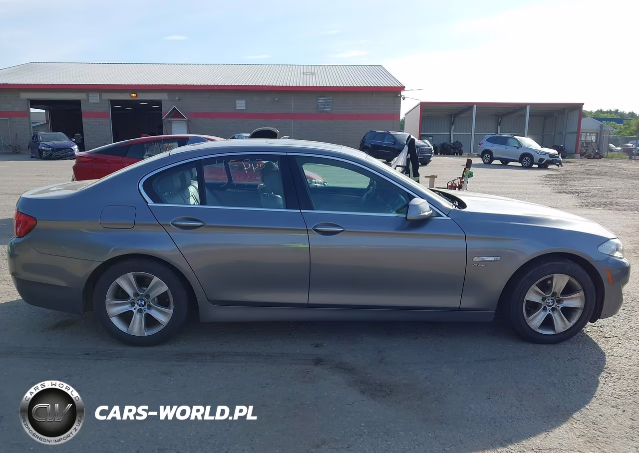 2012 BMW 528I xDrive VIN:WBAXH5C5XCDW08047 - 14
