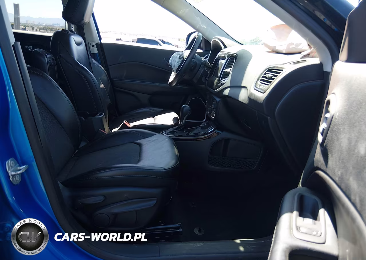 2018 Jeep Compass Altitude 4X4 VIN:3C4NJDBB4JT455236 - 5