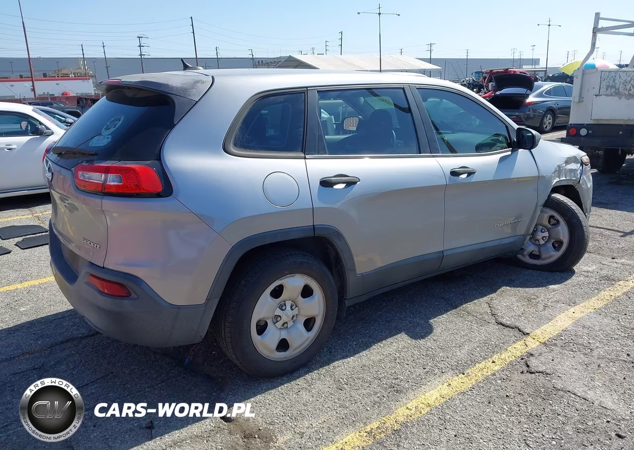 2015 Jeep Cherokee Sport VIN:1C4PJLAB9FW722022 - 4