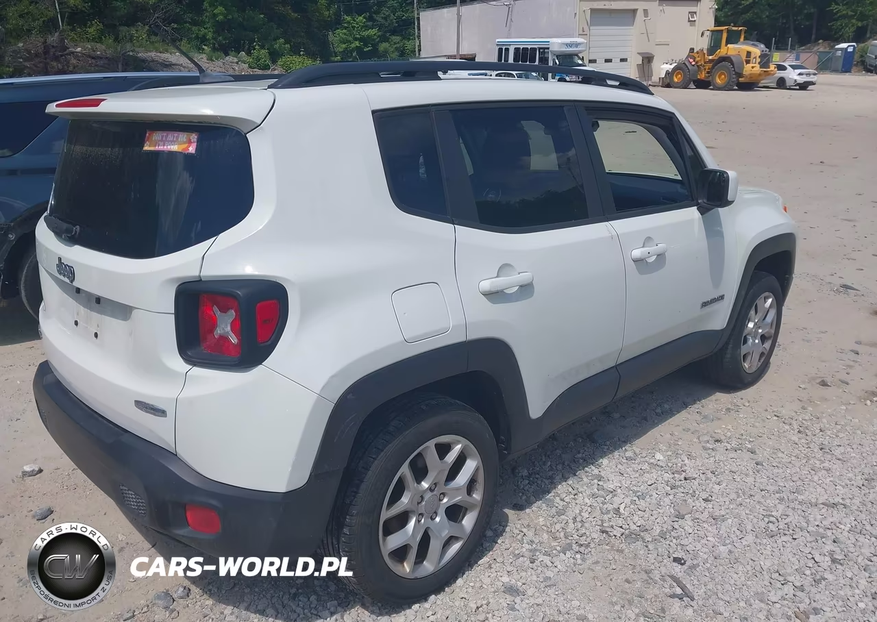 2017 Jeep Renegade Latitude 4X4 VIN:ZACCJBBB3HPE89052 - 4