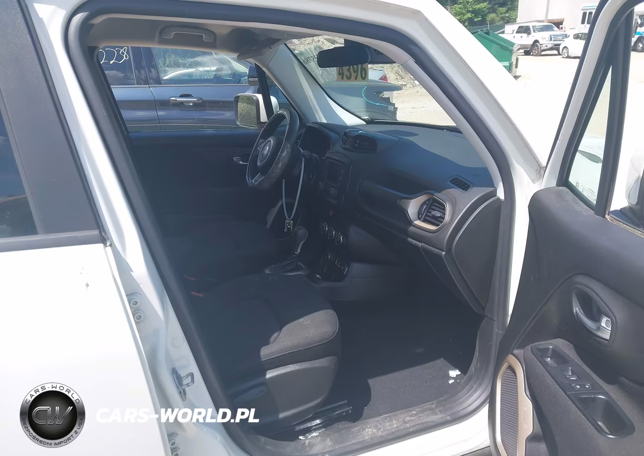 2017 Jeep Renegade Latitude 4X4 VIN:ZACCJBBB3HPE89052 - 5