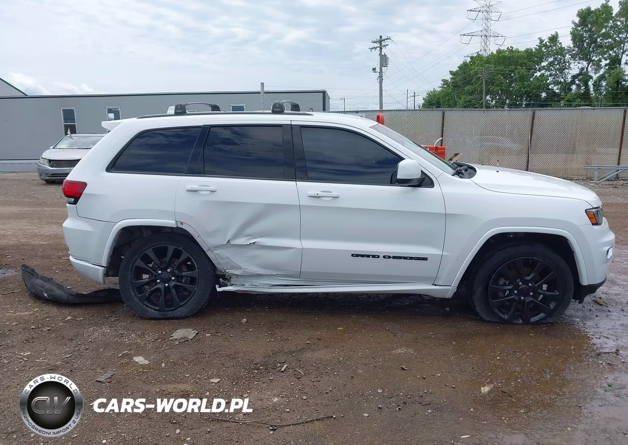2018 Jeep Grand Cherokee Altitude 4X4 VIN:1C4RJFAG6JC103734 - 13