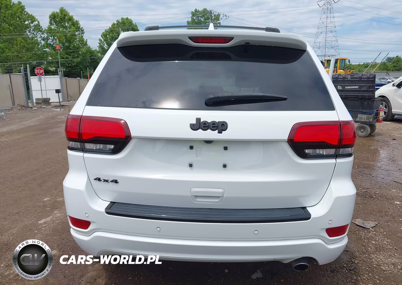 2018 Jeep Grand Cherokee Altitude 4X4 VIN:1C4RJFAG6JC103734 - 16