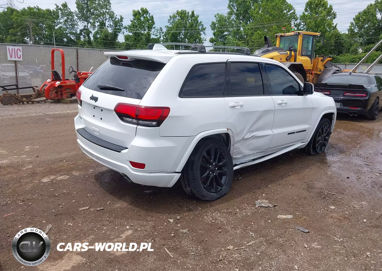 2018 Jeep Grand Cherokee Altitude 4X4 VIN:1C4RJFAG6JC103734 - 4