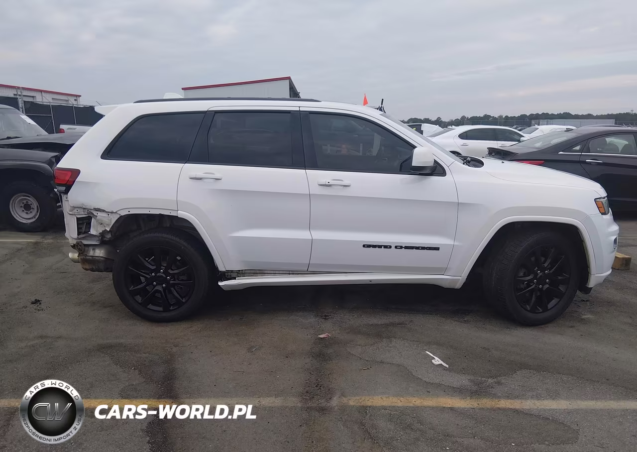 2019 Jeep Grand Cherokee Altitude 4X4 VIN:1C4RJFAG2KC810833 - 14