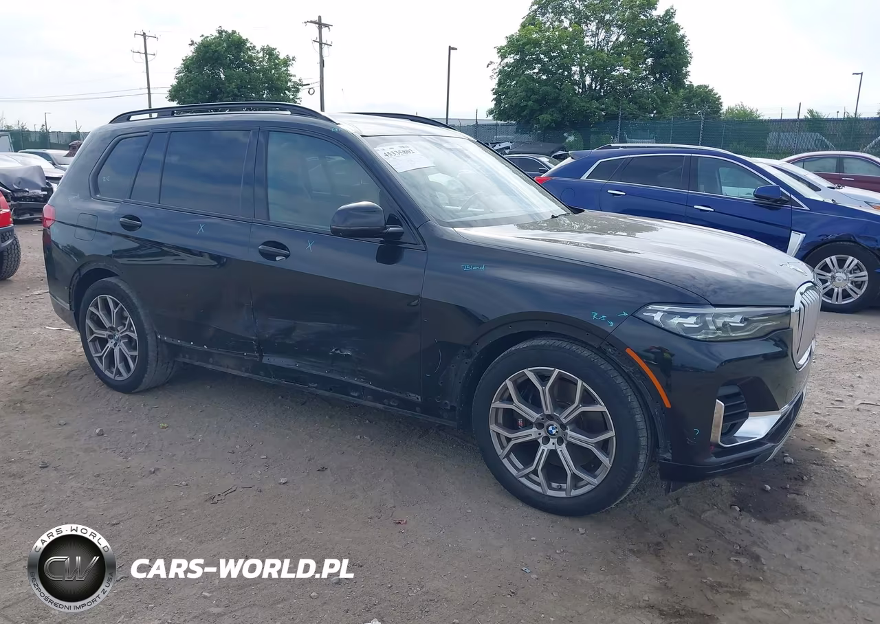 2022 BMW X7 xDrive40I – zdjęcie 1 z 15