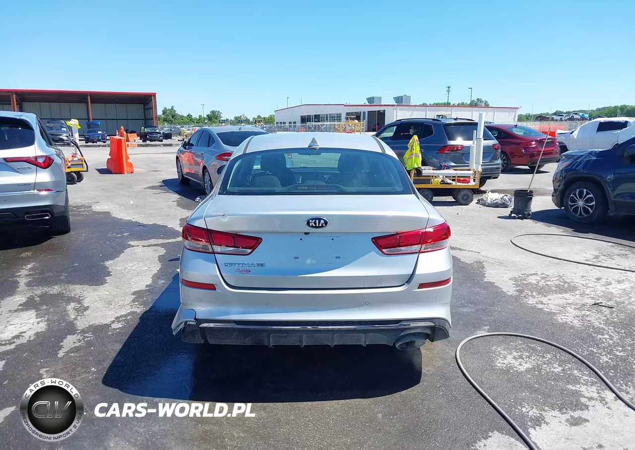 2019 Kia Optima Lx VIN:5XXGT4L31KG283853 - 17