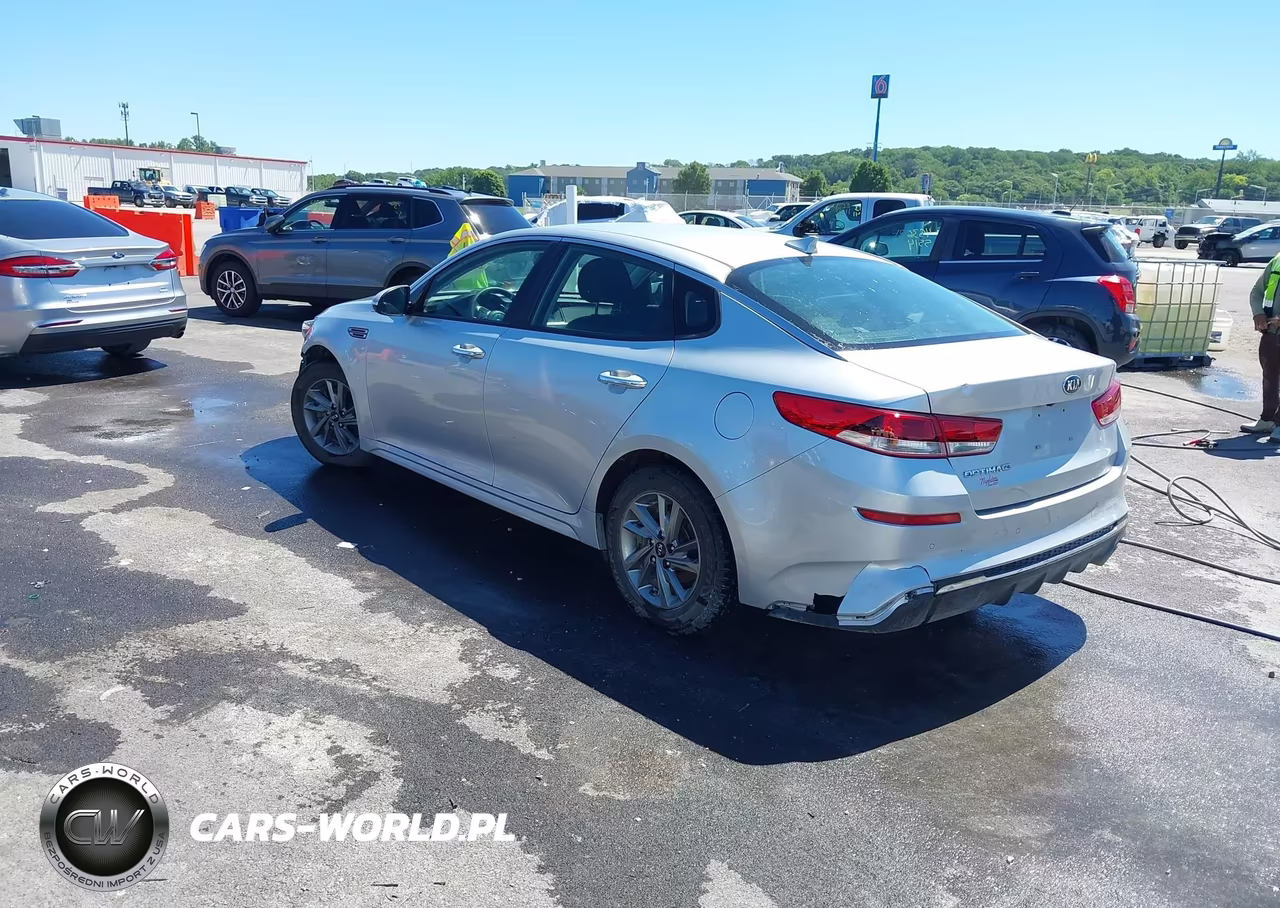 2019 Kia Optima Lx VIN:5XXGT4L31KG283853 - 3