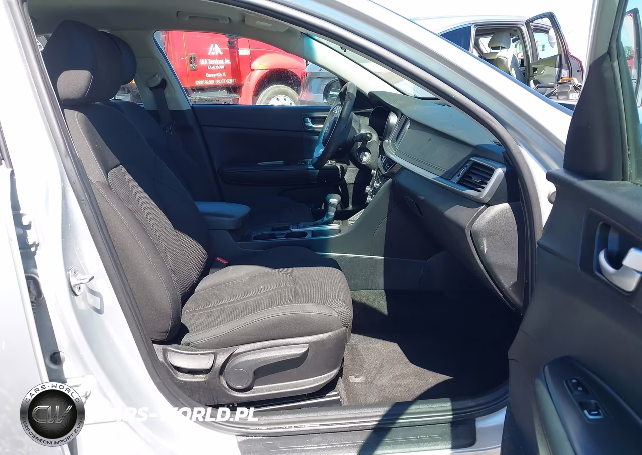 2019 Kia Optima Lx VIN:5XXGT4L31KG283853 - 5