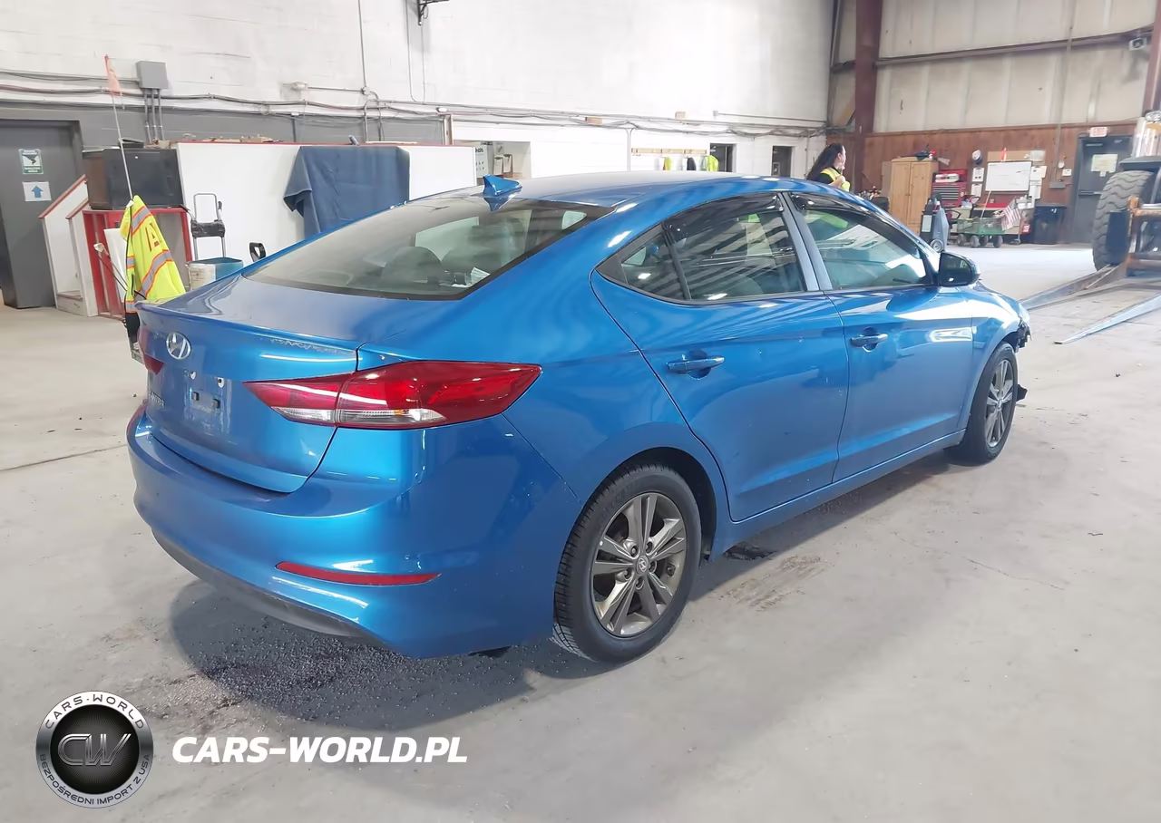 2017 Hyundai Elantra Se VIN:5NPD84LF7HH076119 - 4