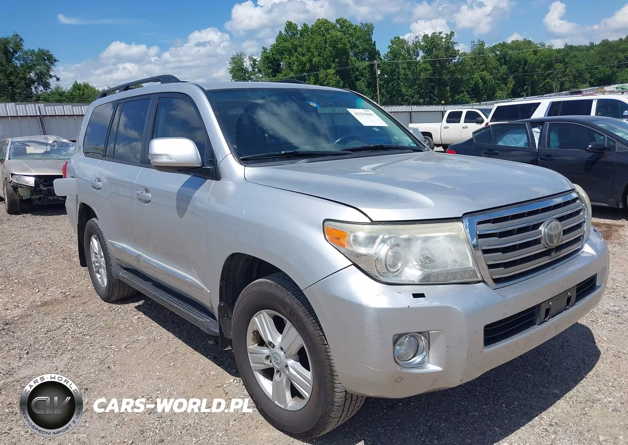 2013 Toyota Land Cruiser V8 – zdjęcie 1 z 17