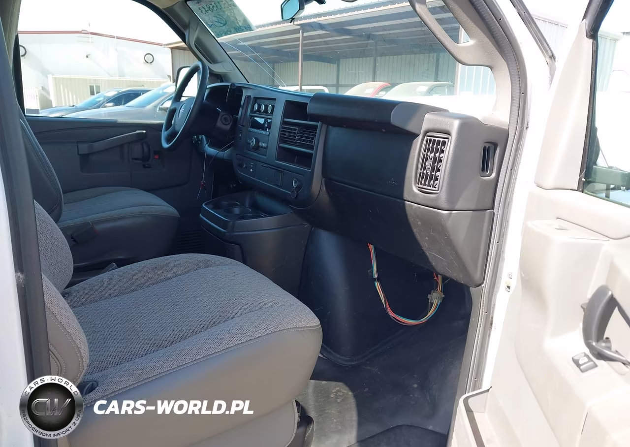 2017 GMC Savana 2500 Work Van VIN:1GTW7AFFXH1122801 - 5