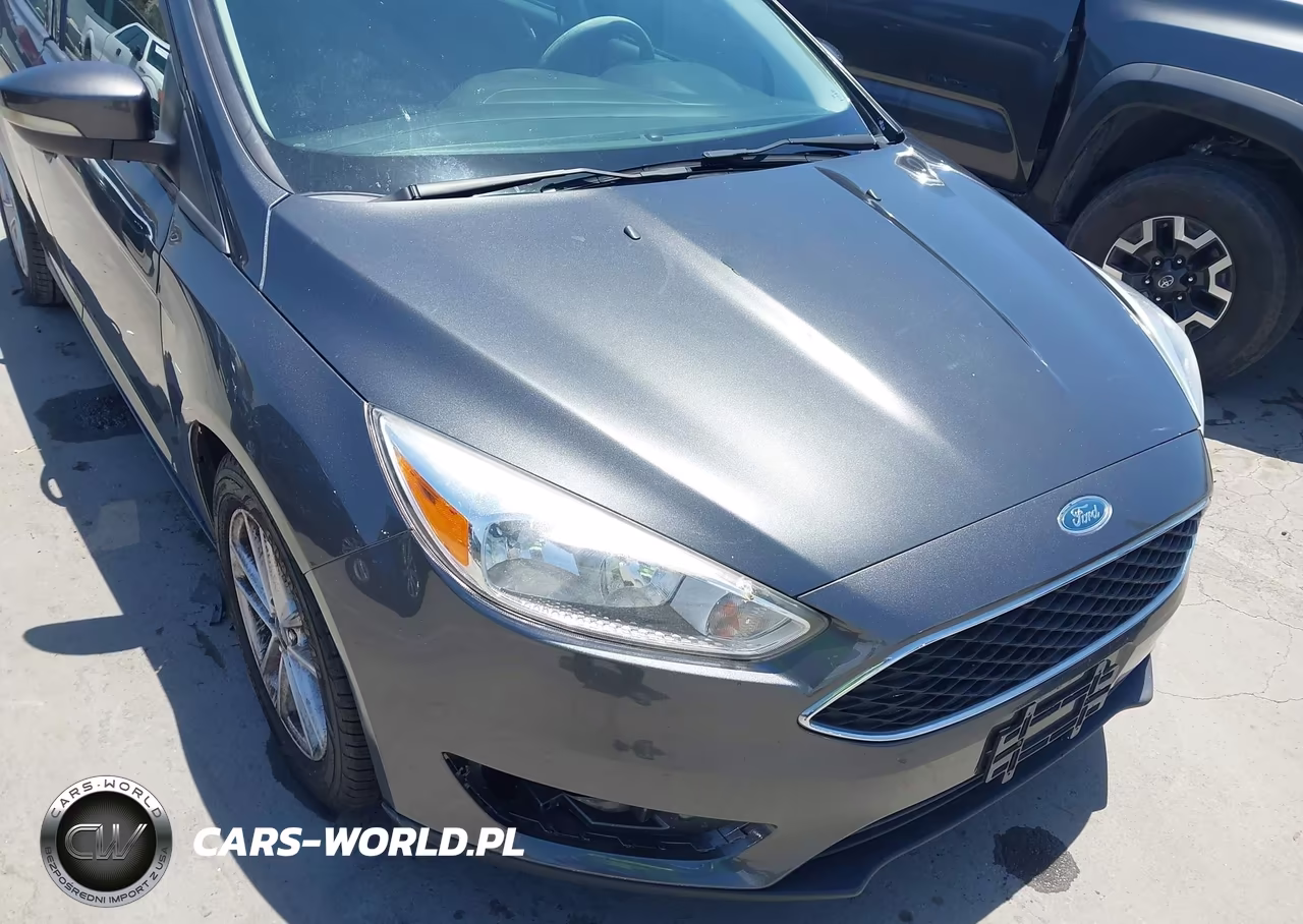 2017 Ford Focus Se VIN:1FADP3F23HL300400 - 6