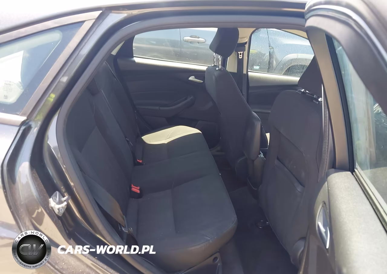 2017 Ford Focus Se VIN:1FADP3F23HL300400 - 8