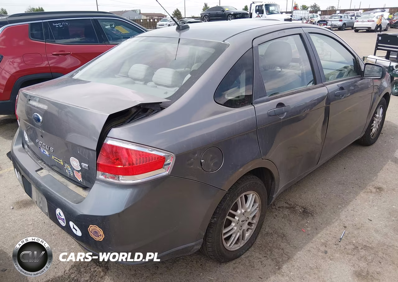 2009 Ford Focus Se VIN:1FAHP35N39W267881 - 4