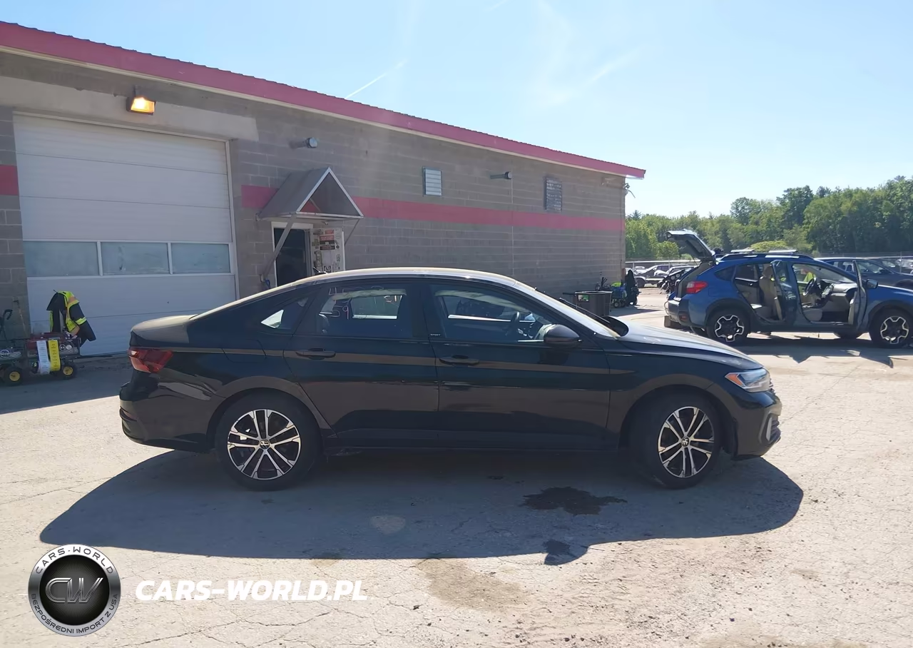 2024 Volkswagen Jetta 1.5T Sport VIN:3VWBM7BU3RM066040 - 13