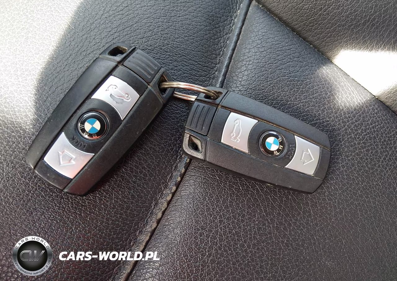 2009 BMW 328I xDrive VIN:WBAUU33569A539970 - 11