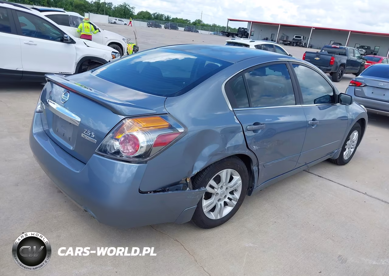 2011 Nissan Altima 2.5 S VIN:1N4AL2APXBN493653 - 4