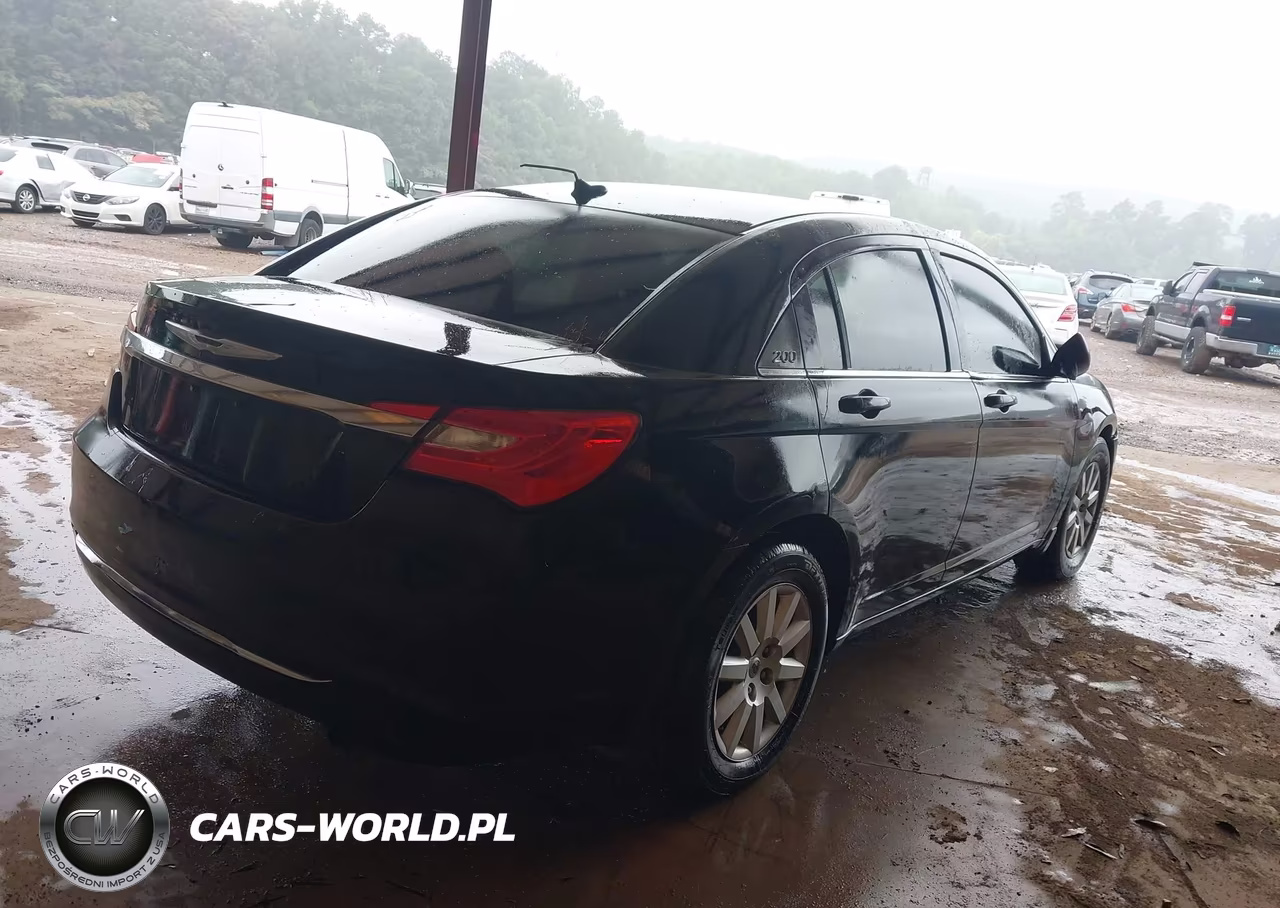 2011 Chrysler 200 Touring VIN:1C3BC1FB1BN585826 - 4