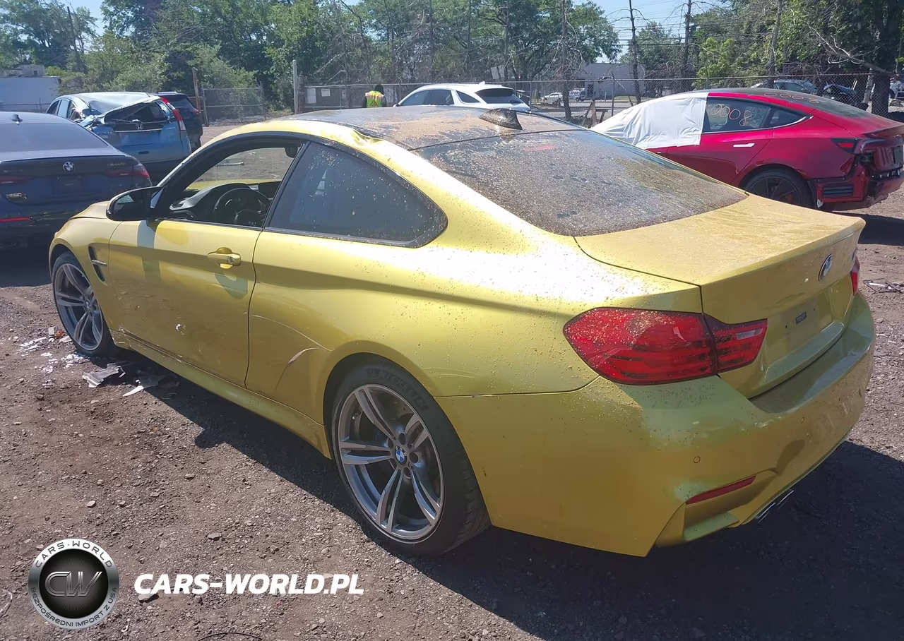 2015 BMW M4 VIN:WBS3R9C57FK329444 - 3
