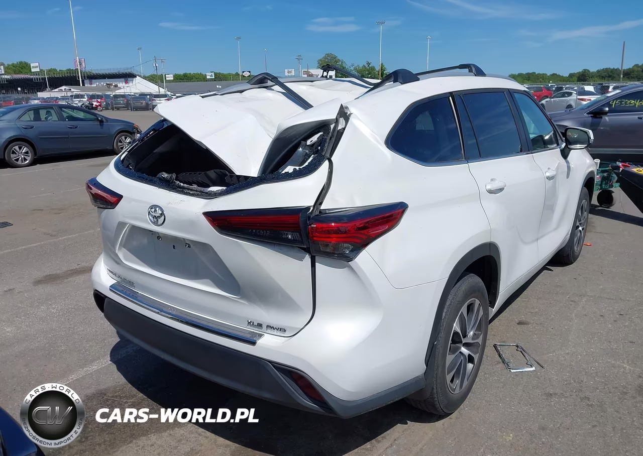 2023 Toyota Highlander Xle VIN:5TDKDRBHXPS045782 - 4