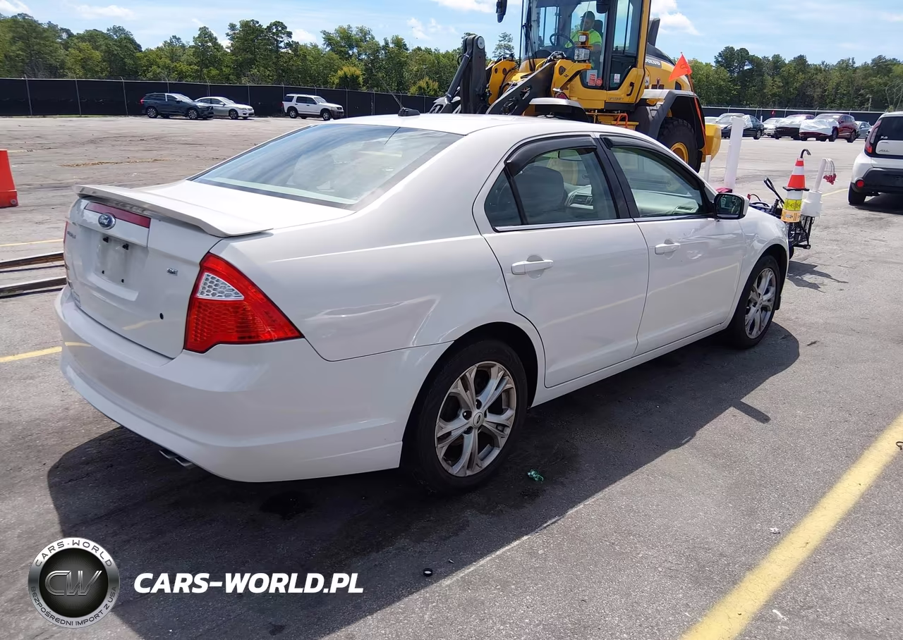 2012 Ford Fusion Se VIN:3FAHP0HA9CR234952 - 4