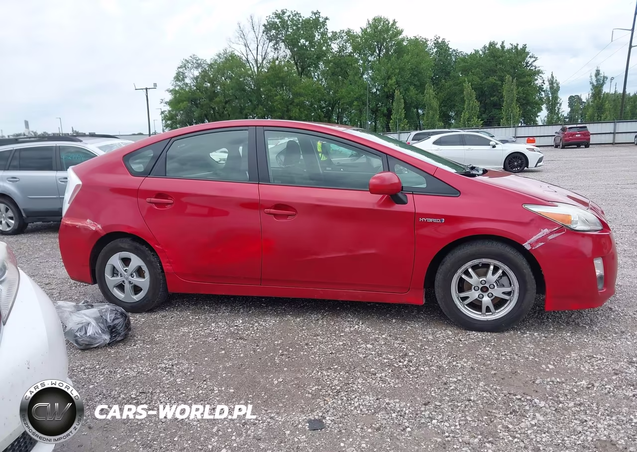 2011 Toyota Prius Three VIN:JTDKN3DU4B5367594 - 13