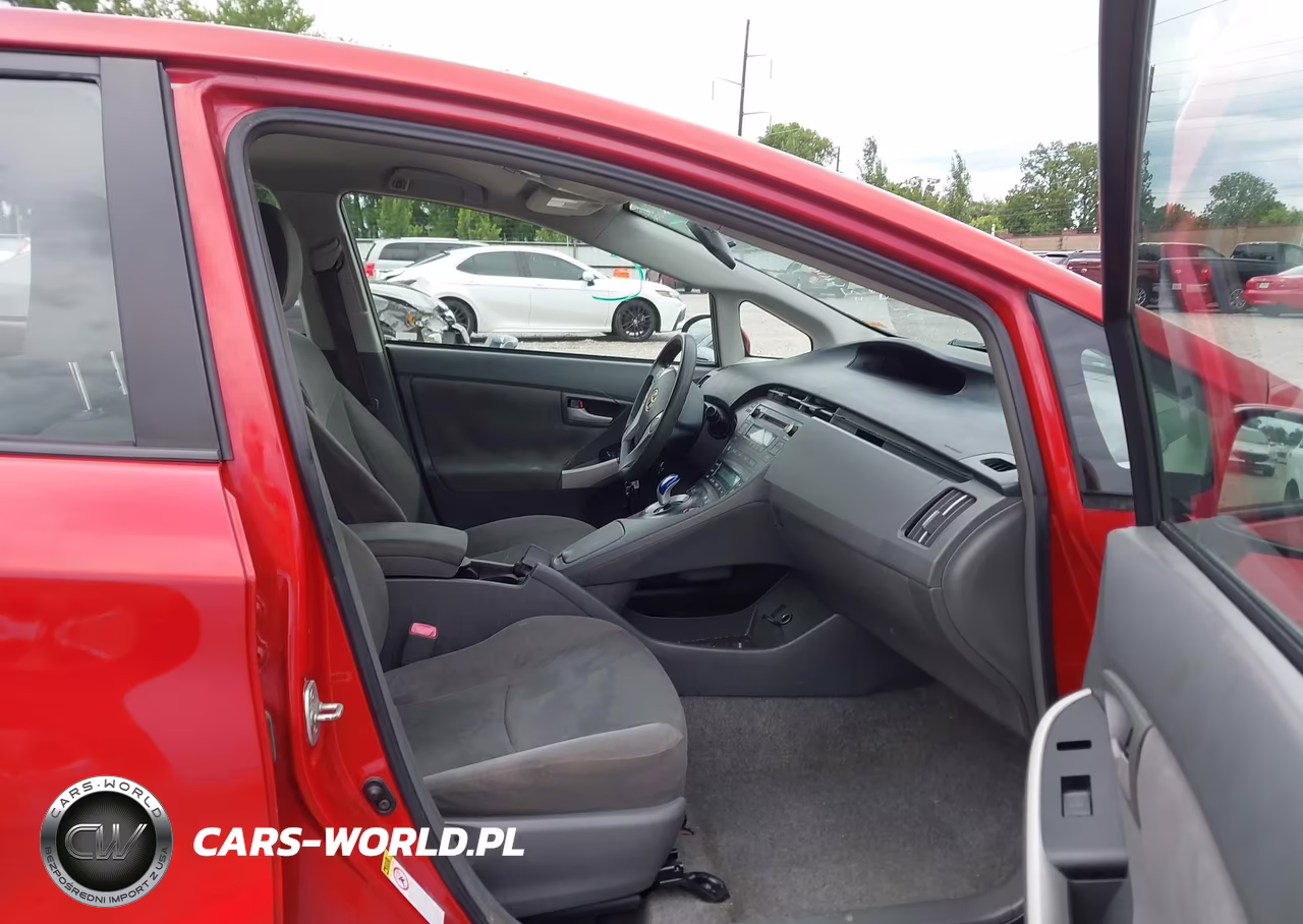 2011 Toyota Prius Three VIN:JTDKN3DU4B5367594 - 5