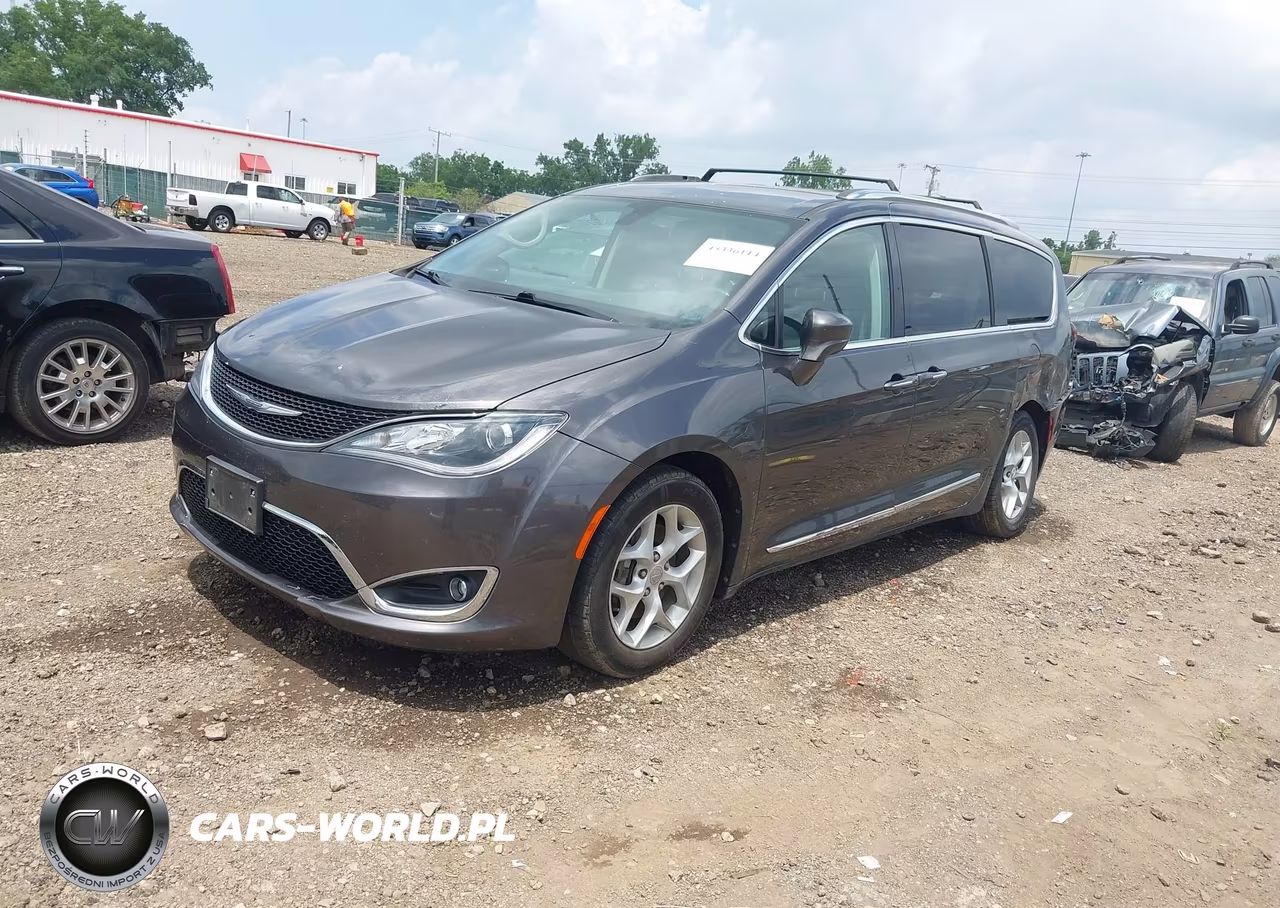 2017 Chrysler Pacifica Touring-L Plus VIN:2C4RC1EG9HR591375 - 2
