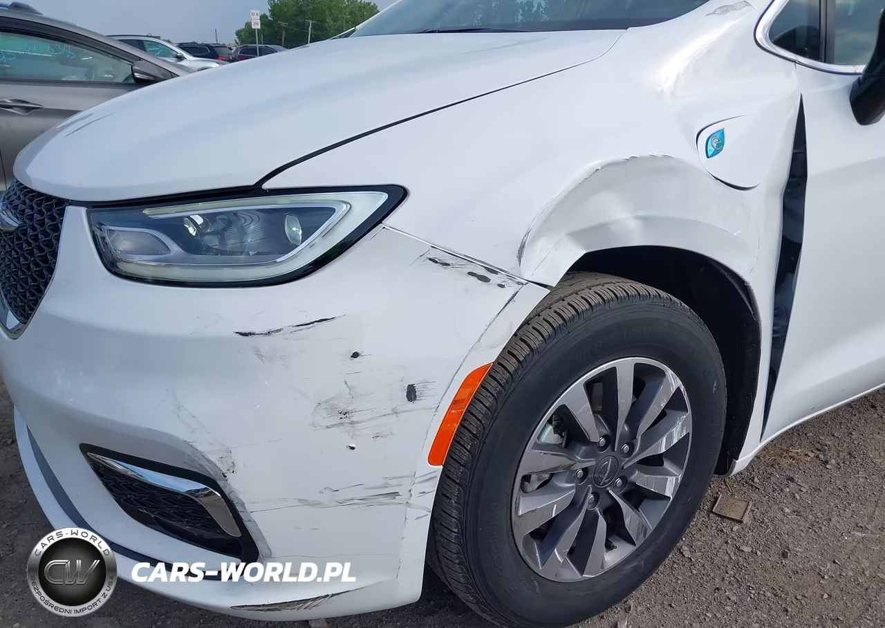 2024 Chrysler Pacifica Hybrid Select VIN:2C4RC1S75RR118272 - 6