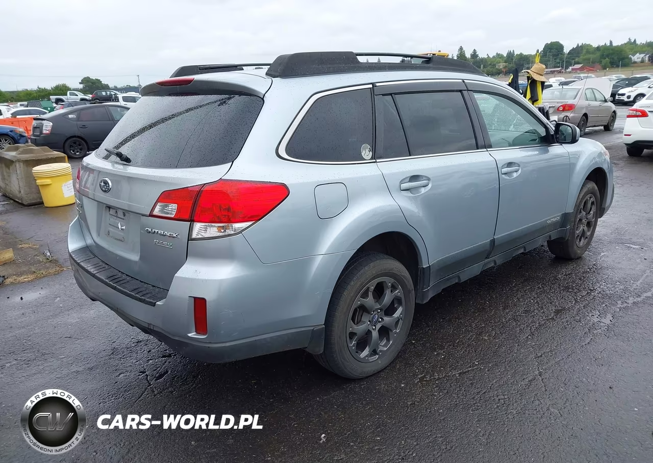 2013 Subaru Outback 2.5I Premium VIN:4S4BRBCCXD3303061 - 4