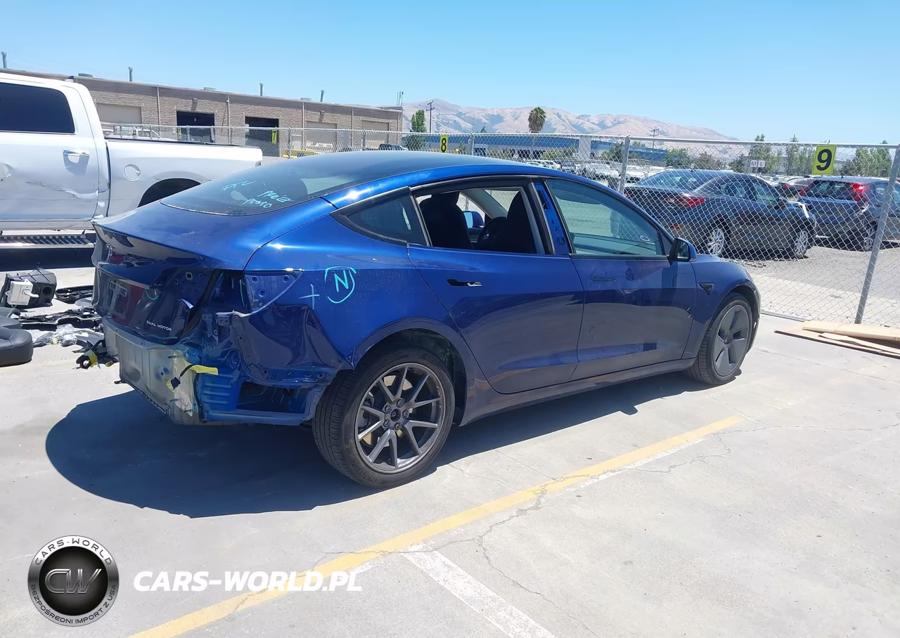 2022 Tesla Model 3 Long Range Dual Motor All-Wheel Drive VIN:5YJ3E1EB3NF366381 - 4